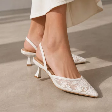 Pantofi stiletto eleganti din dantela Albi cu toc mic Lolita