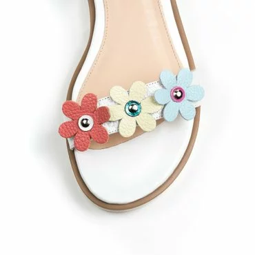 Sandale de dama din piele naturala alba Fany Best cu flori