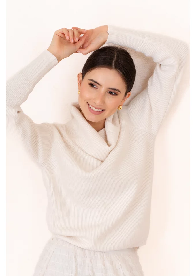 Bluza crem cu guler supradimensionat