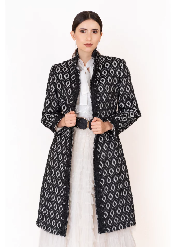 Palton din brocart de lana cu strasuri negre