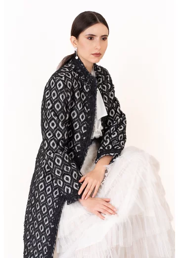 Palton din brocart de lana cu strasuri negre