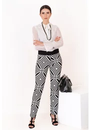 Pantalon conic cu imprimeu grafic alb-negru