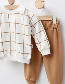 Compleu To the Future, cu maro