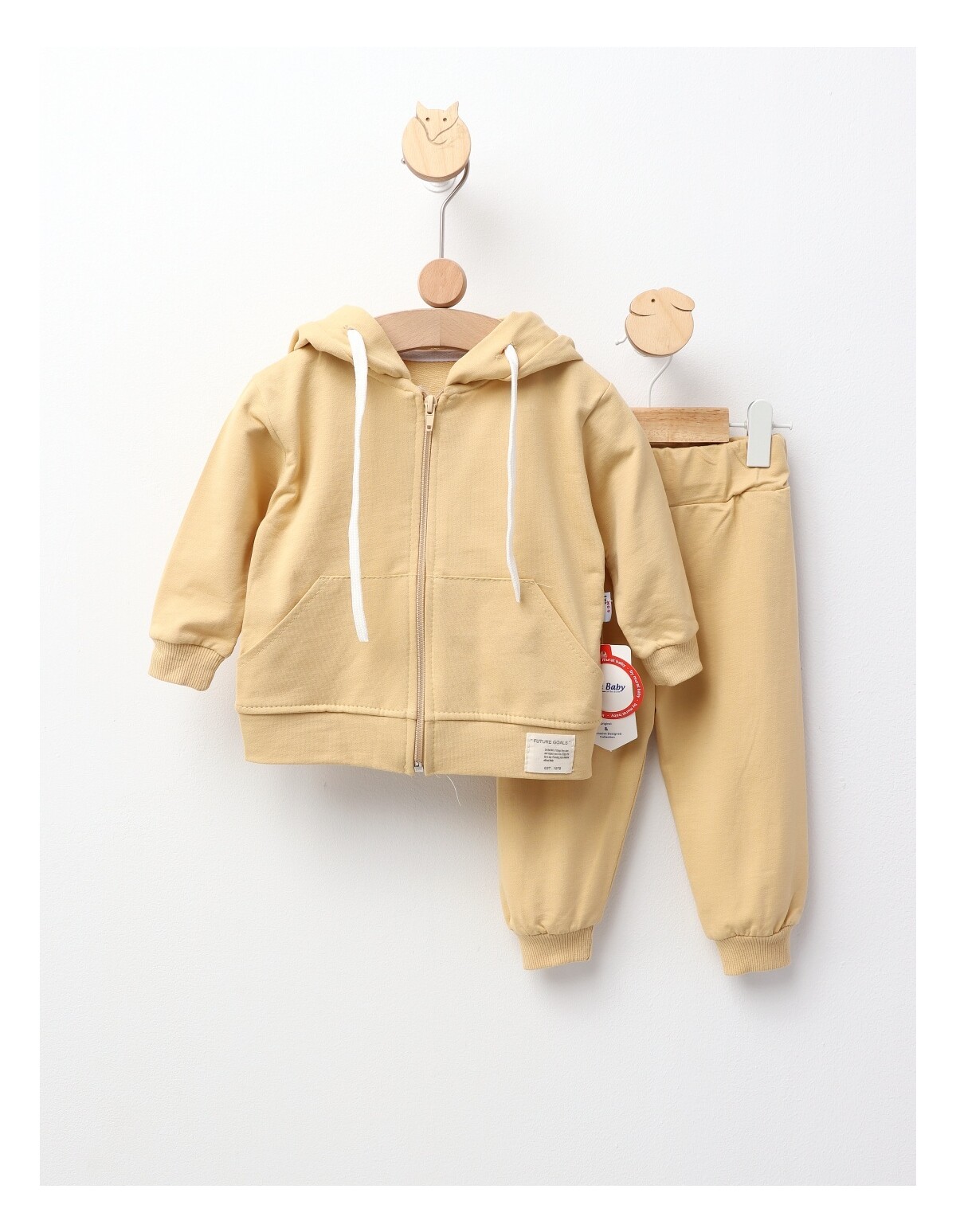 Costumas, Bear Ears, model crem