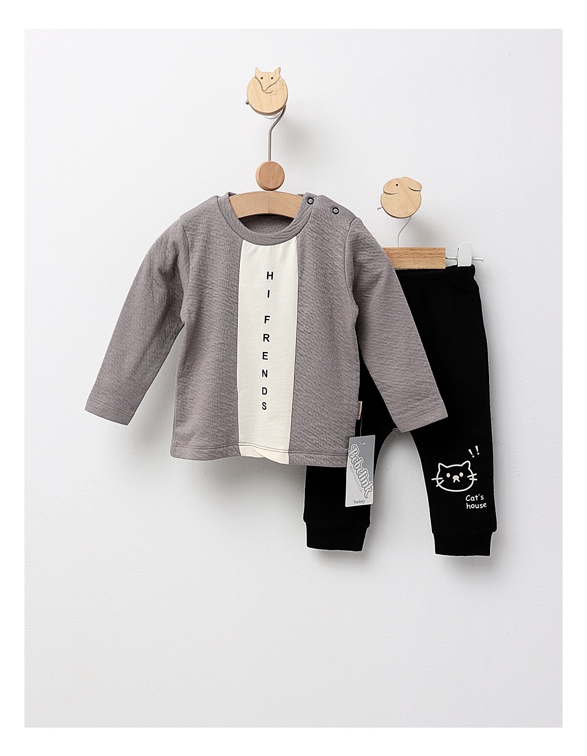 Costumas Hi Friends, model gri inchis-negru