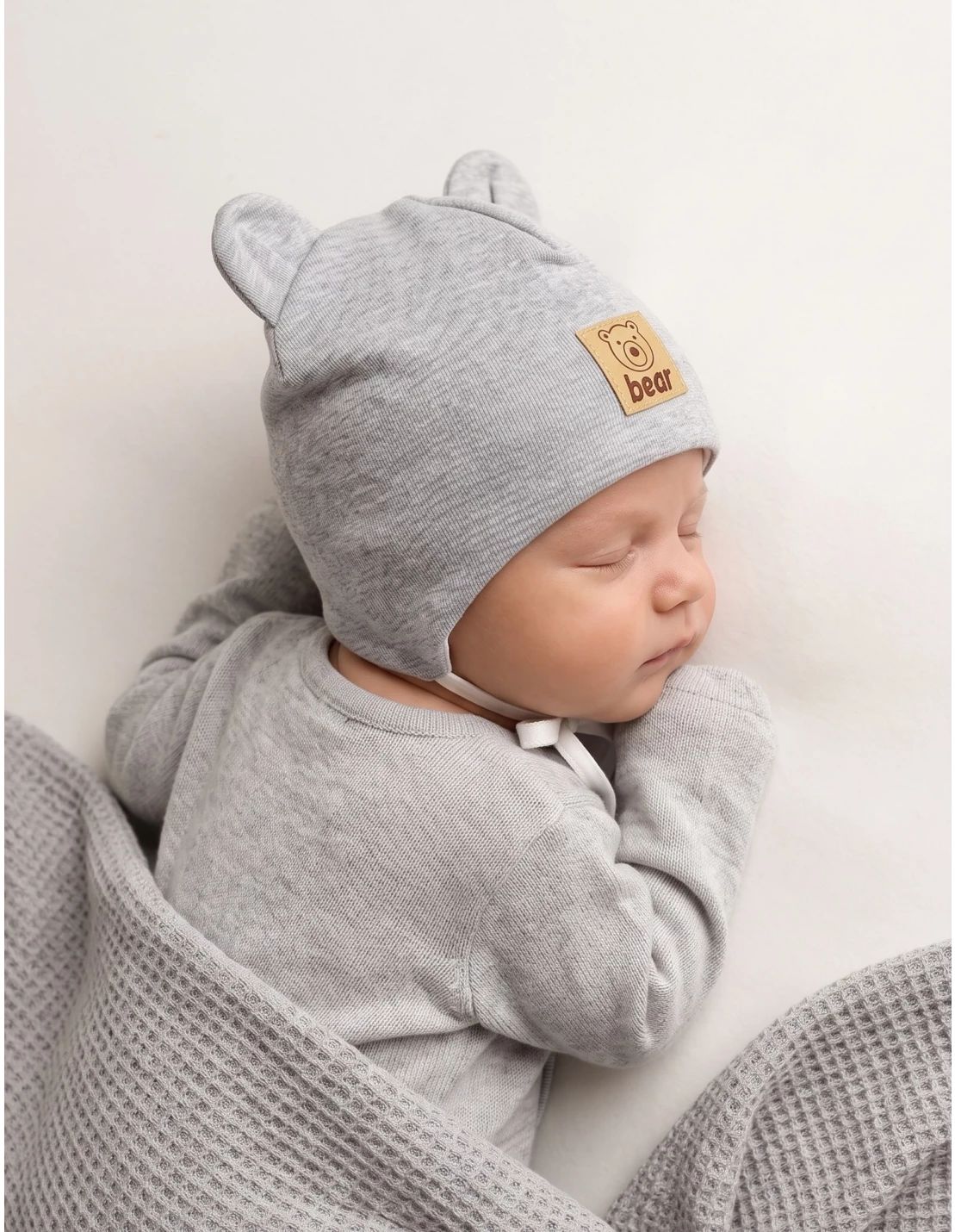 Caciulita bear, model gri