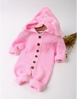 Salopeta crosetata, gluga cu urechiuse, roz