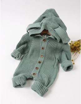 Salopeta crosetata, gluga cu urechiuse, verde