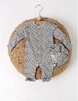 Salopeta cu botosei si turban animal print, roz