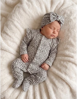 Salopeta cu botosei si turban animal print, roz