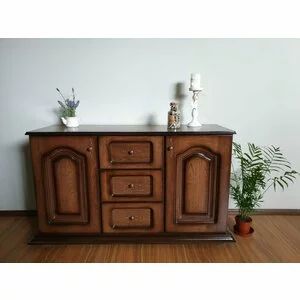 Comodă R9 cu 2 uși și 3 sertare, din PAL melaminat, finisaj elegant, 133x46x76 cm, Nuc antichizat