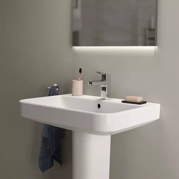 Lavoar suspendat Ideal Standard i.life B alb lucios SmartGuard 65 cm cu orificiu baterie si preaplin picture - 4