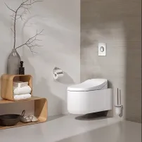 Пълен комплект окачена тоалетна чиния Grohe Sensia Arena, хромиран капак Nova, капак с плавно затваряне и електрическо биде, казанче Grohe Rapid SL, комплект за автоматично промиване