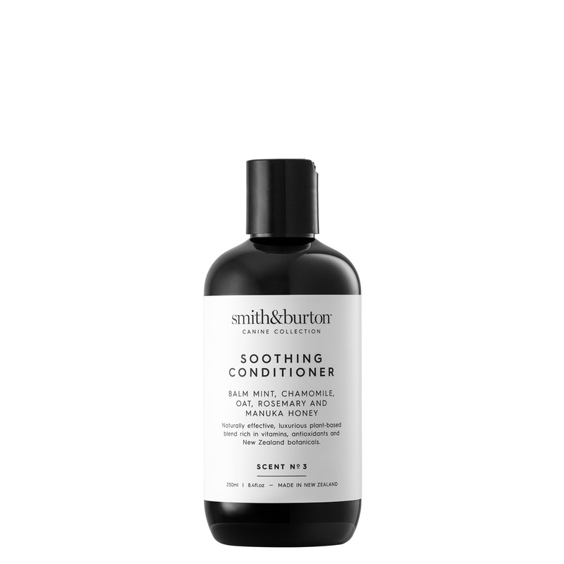 Balsam calmant bio pentru caini si pisici cu balsam de menta, musetel, ovaz, rozmarin si miere de manuka, 250 ml, smith & burton