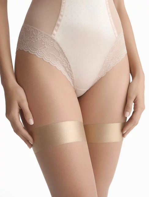 Ciorapi cu banda adeziva satinata Marilyn Lux Line Coco Air 10 den