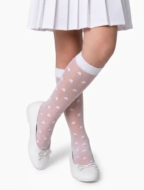 Sosete fete lycra lungi sub genunchi albe cu inimioare Knittex Bellina 20 den