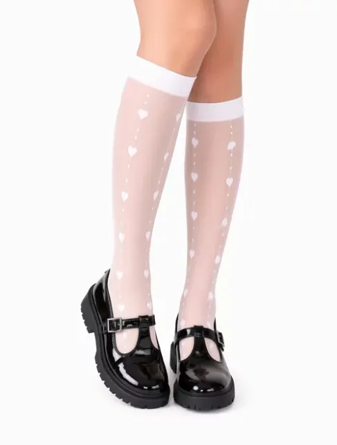 Sosete fete lycra lungi sub genunchi albe cu inimioare Knittex Nana 20 den