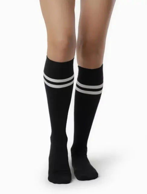 Sosete lungi sub genunchi negre cu dungi Steven S072-003