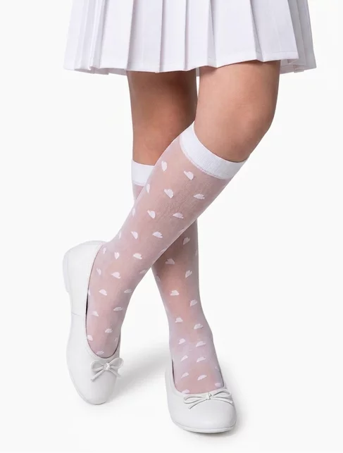 Sosete fete lycra lungi sub genunchi albe cu inimioare Knittex Bellina 20 den