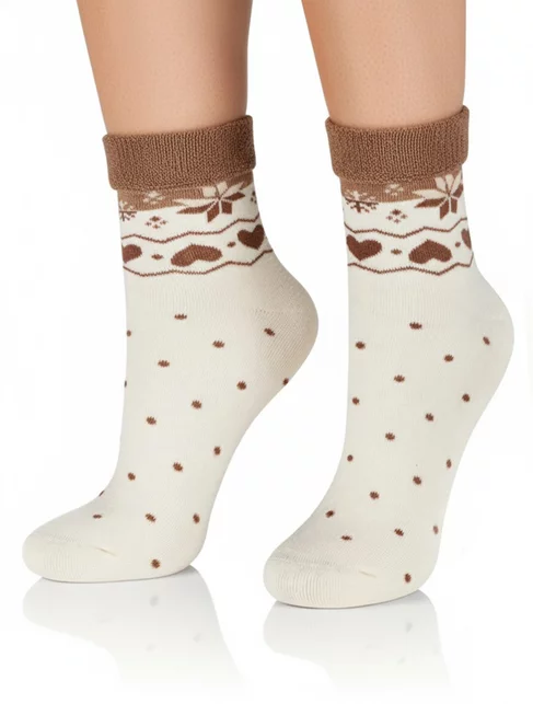 Sosete flausate ecru cu model de Craciun Intenso 0457-R07