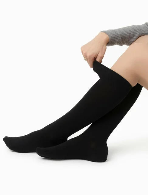 Sosete lana merinos negre lungi sub genunchi Steven S130