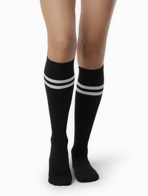 Sosete lungi sub genunchi negre cu dungi Steven S072-003