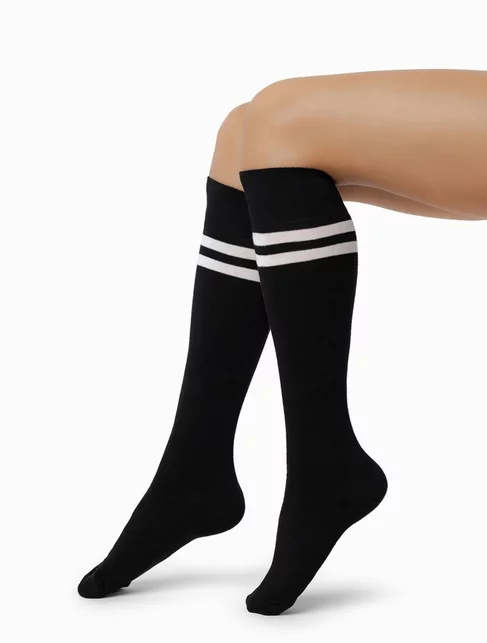 Sosete lungi sub genunchi negre cu dungi Steven S072-003