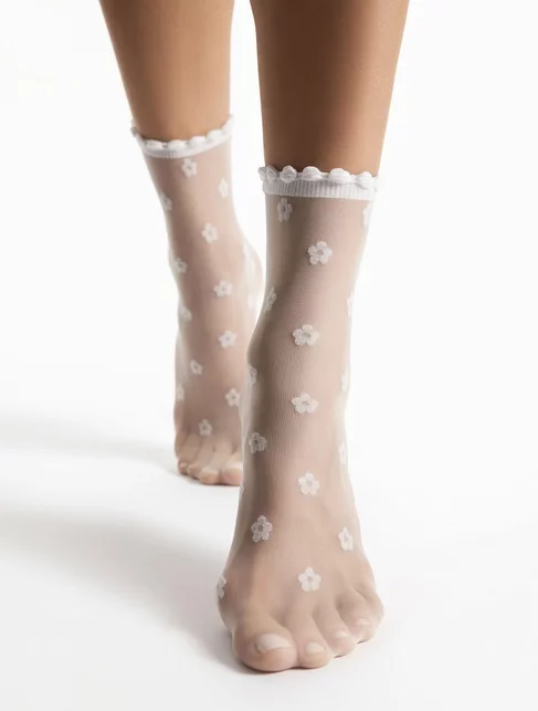 Sosete lycra albe cu margarete albe si banda ajurata Fiore April 15 den