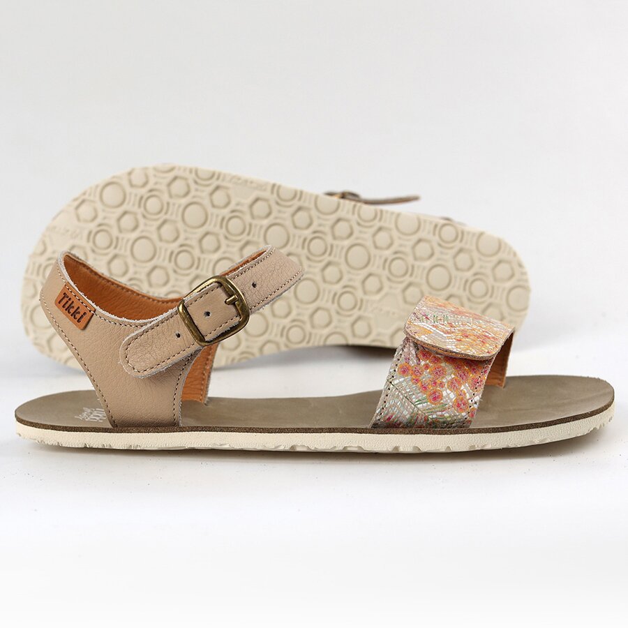 Earth sale cameo sandal