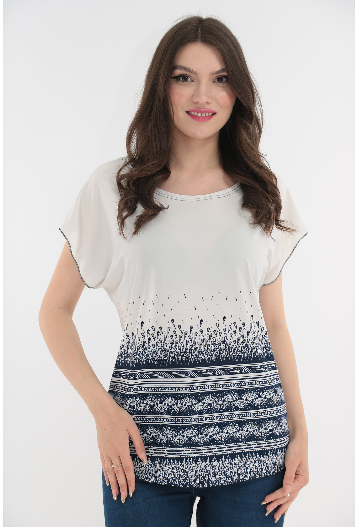 Bluza alba cu bordura bleumarin la tiv