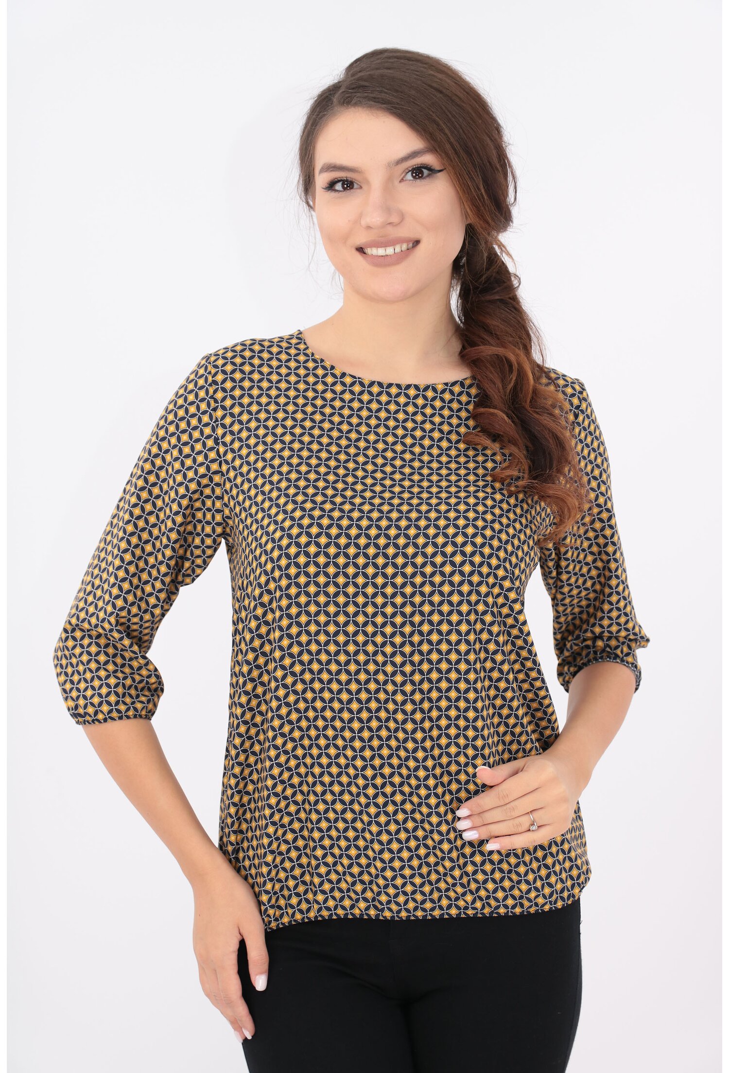 Bluza bleumarin cu desen geometric mustar