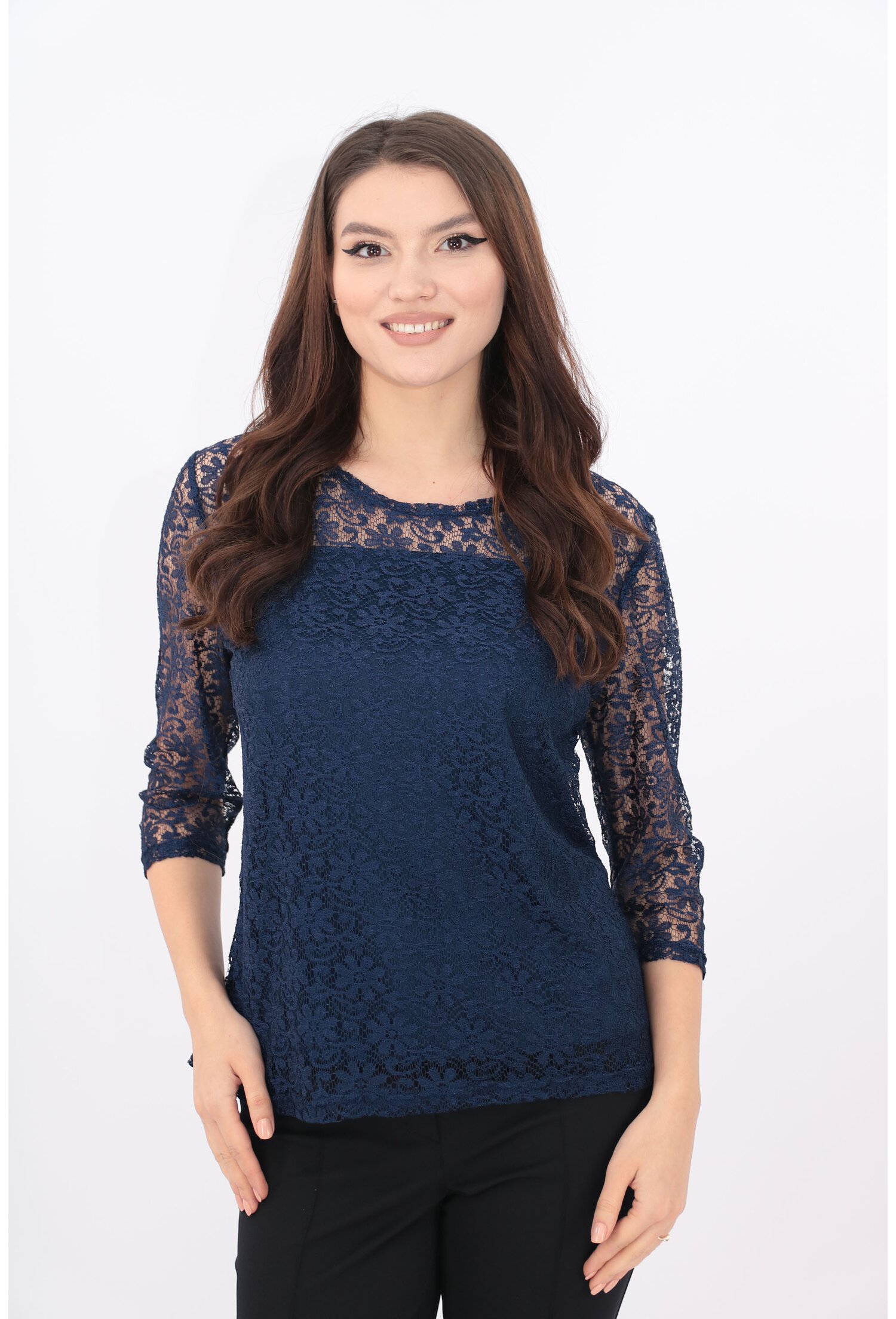 Bluza bleumarin din dantela