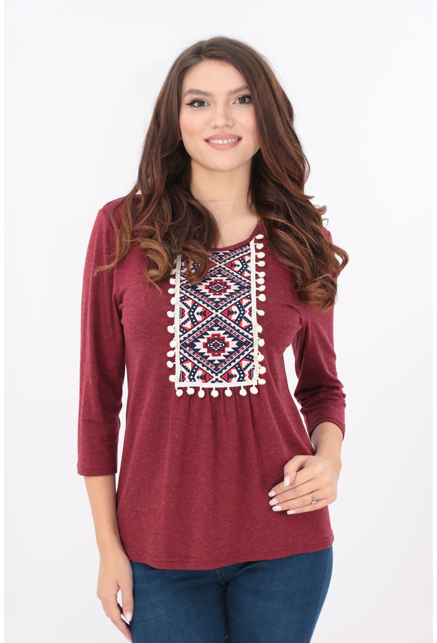 Bluza bordo cu motive traditionale si ciucuri