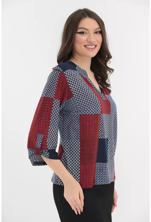 Bluza cu imprimeu geometric rosu-bleumarin si guler tunica