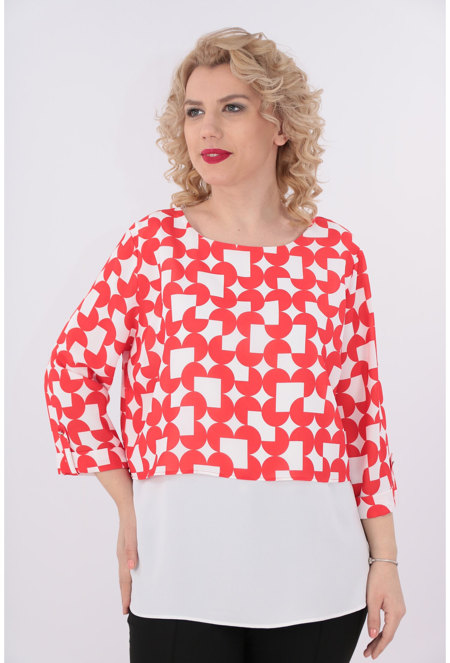 Bluza cu print geometric rosu