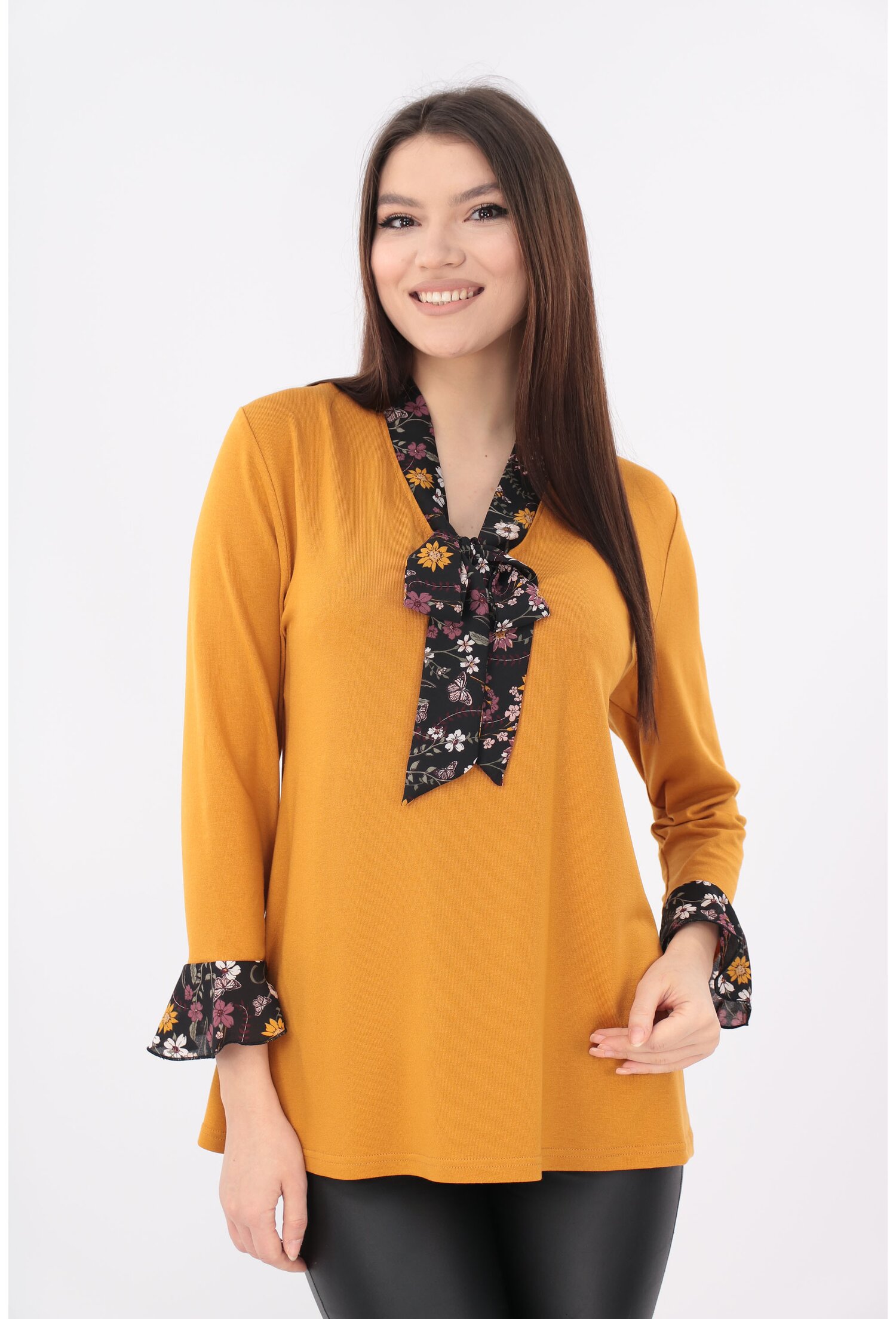 Bluza mustar cu esarfa si volane din voal imprimat