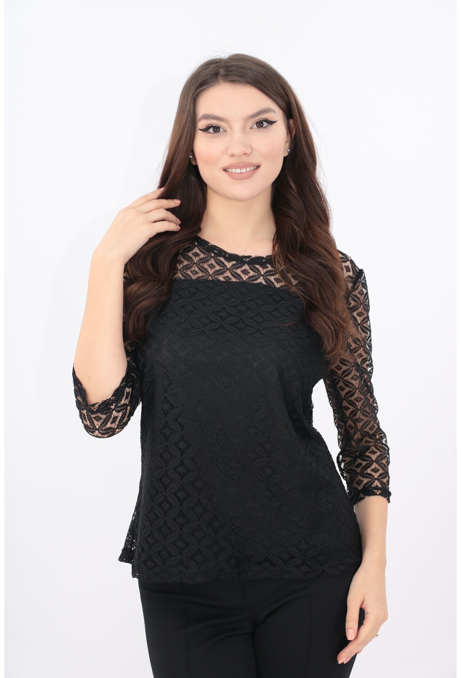Bluza neagra din dantela