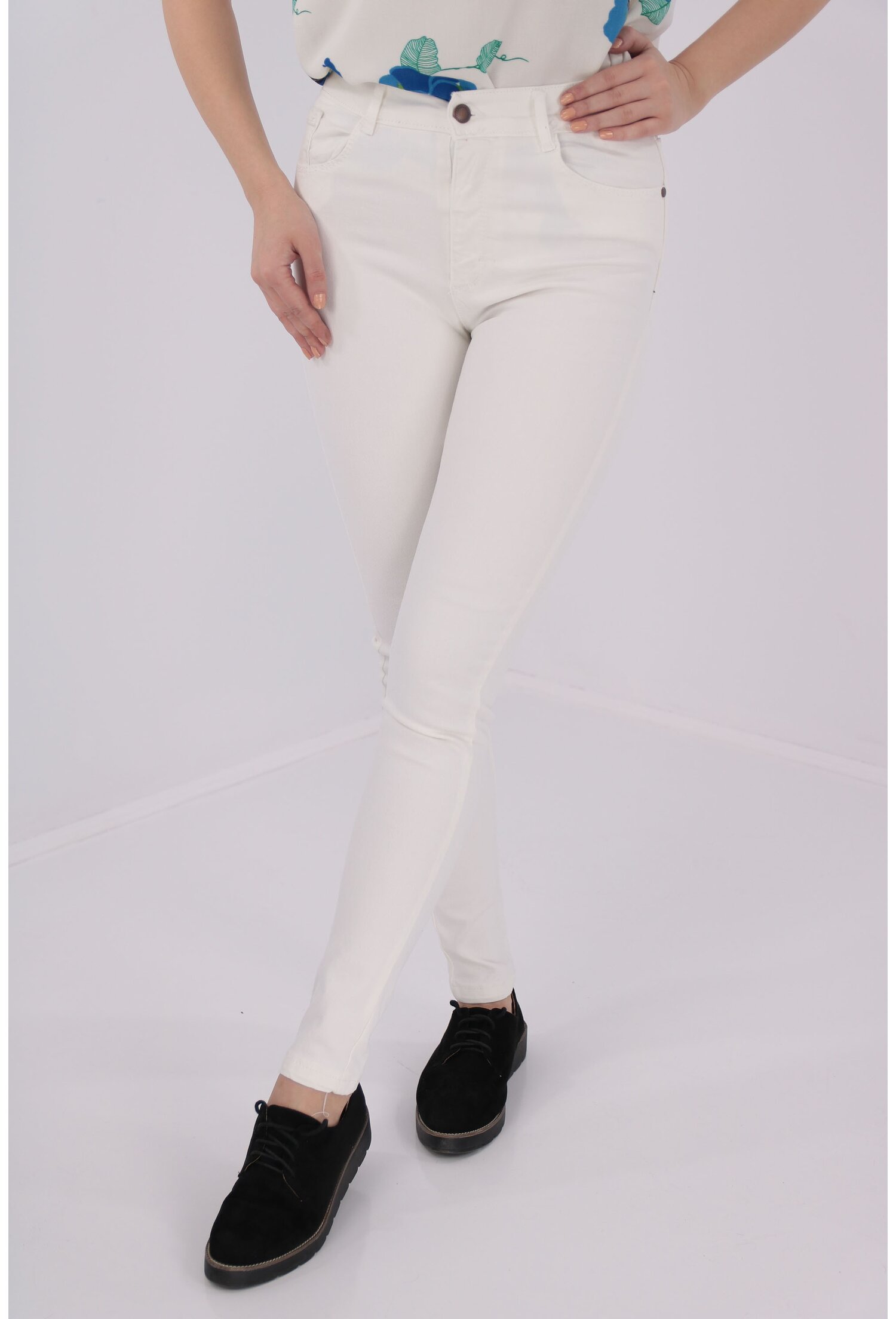 Jeans albi skinny fit cu talie inalta