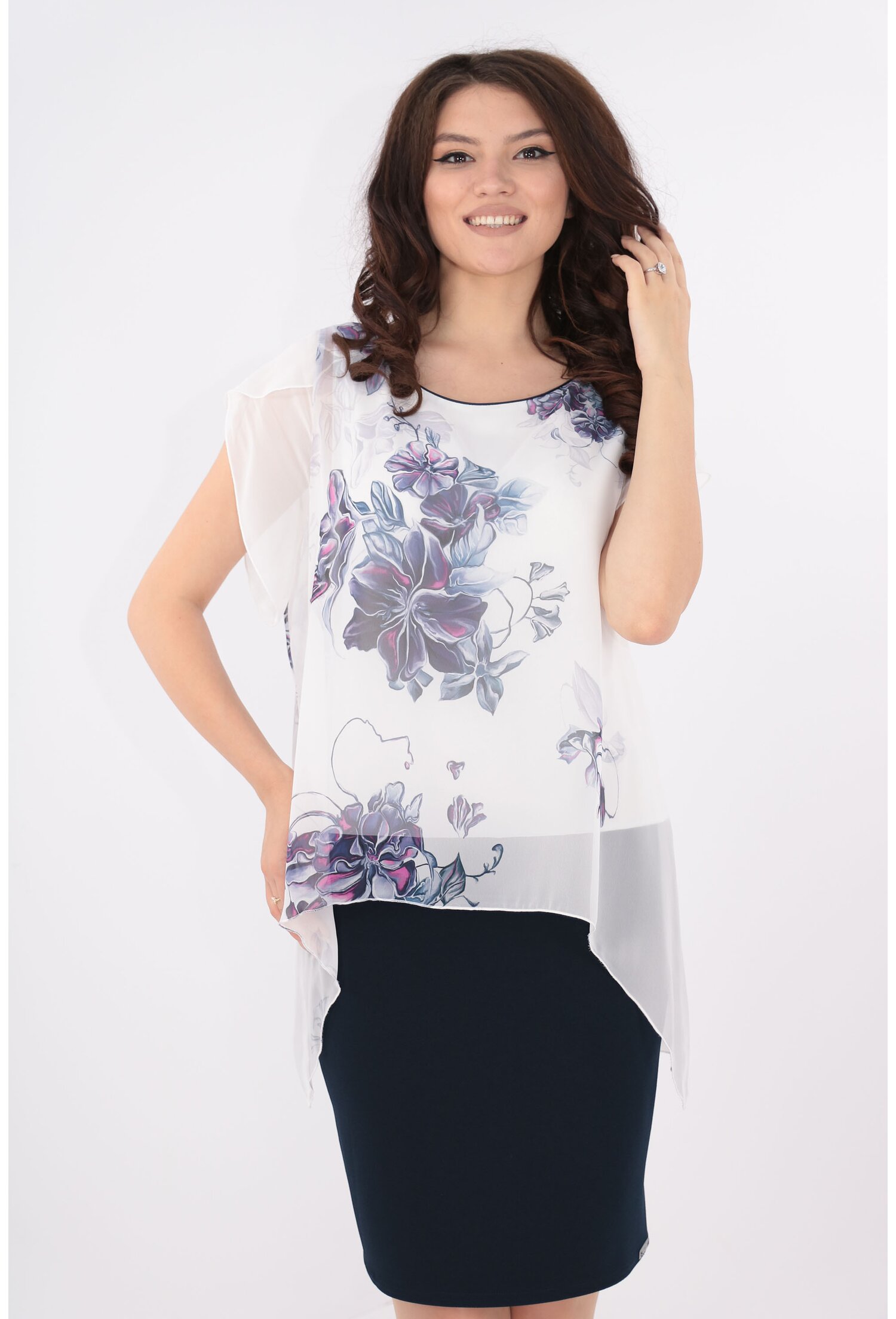 Rochie bleumarin cu voal alb