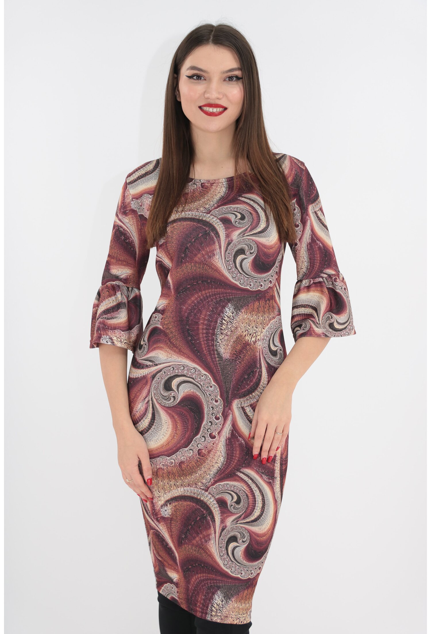 Rochie caramizie cu print abstract si maneci cu volane