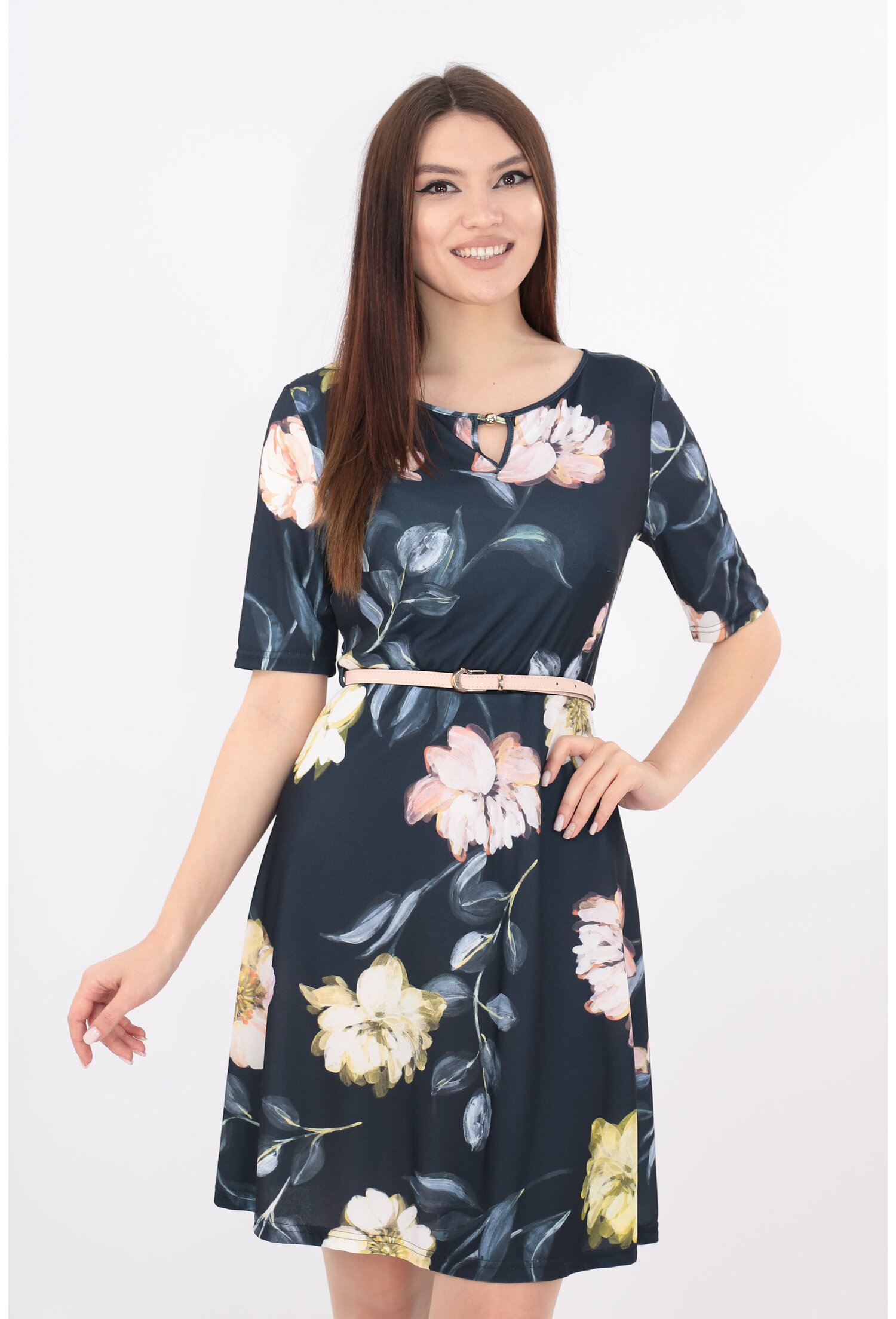 Rochie clos cu flori roz