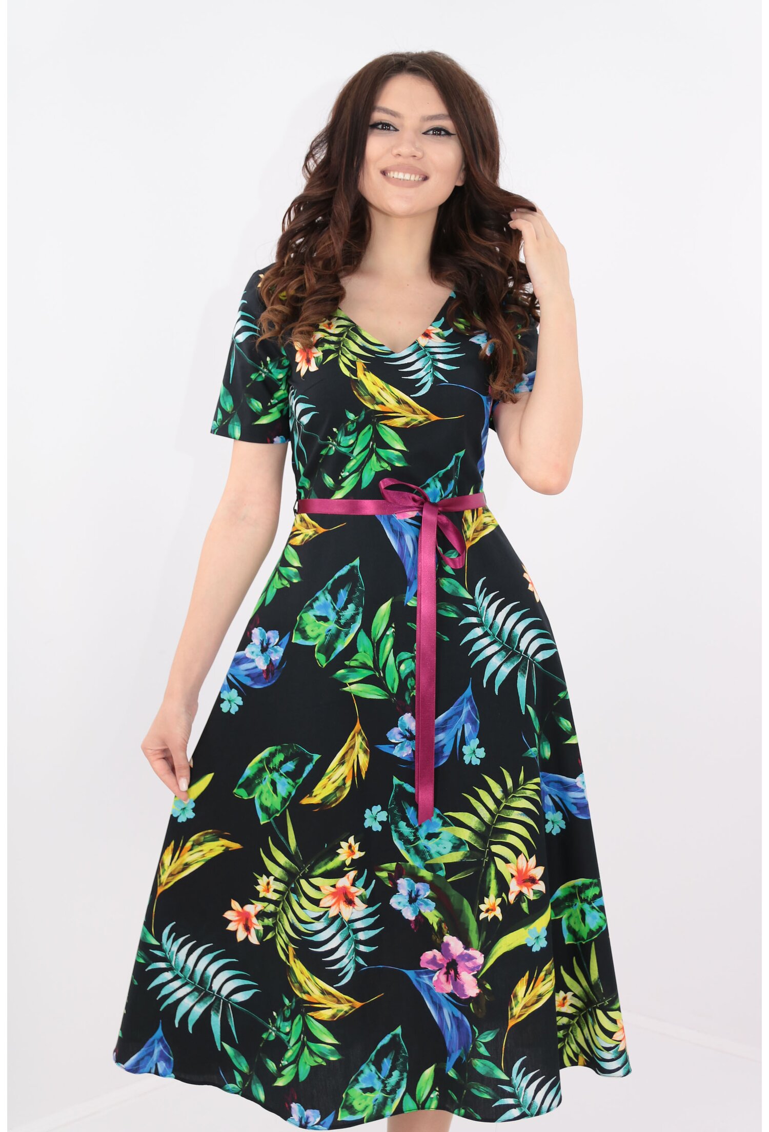 Rochie clos neagra cu print exotic