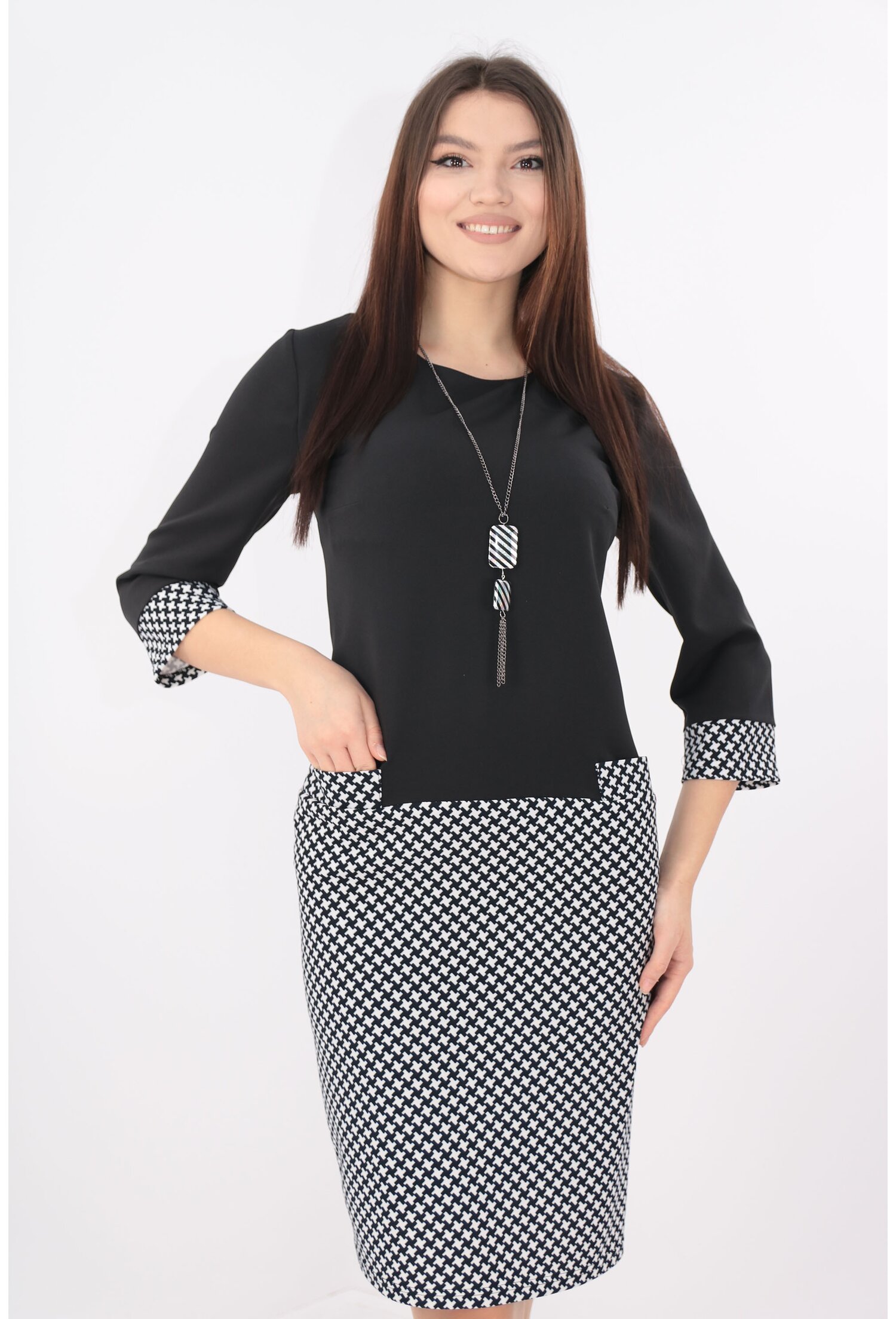 Rochie din stofa neagra cu model geometric