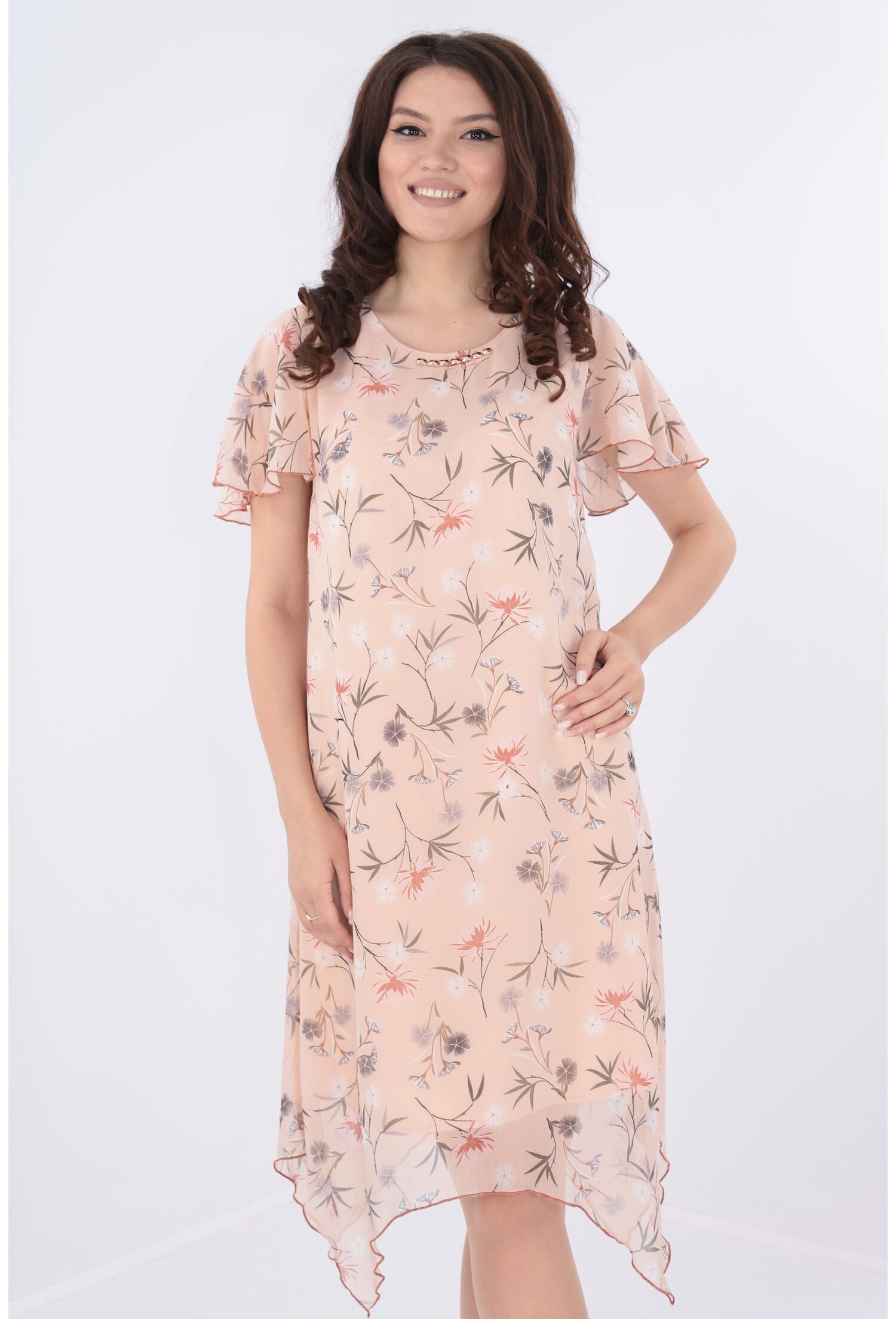 Rochie din voal roz pudra cu print floral si tiv asimetric