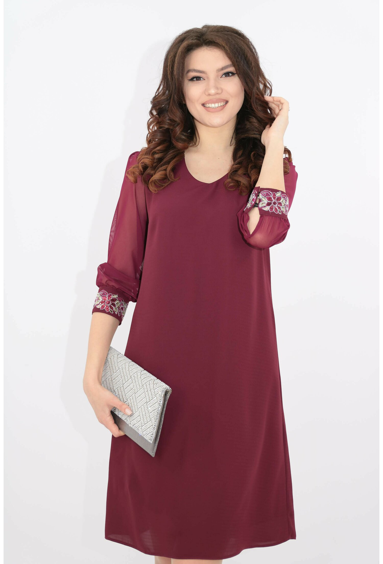 Rochie eleganta din voal bordo cu broderie argintie