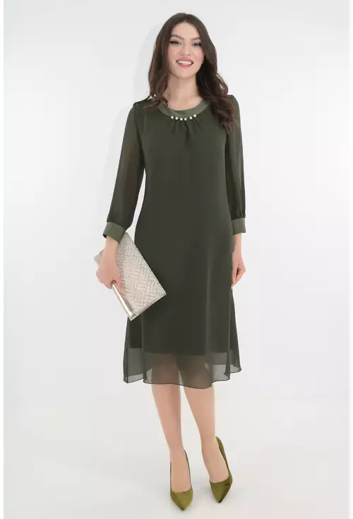 Rochie eleganta din voal olive cu insertii din satin si perle albe la decolteu