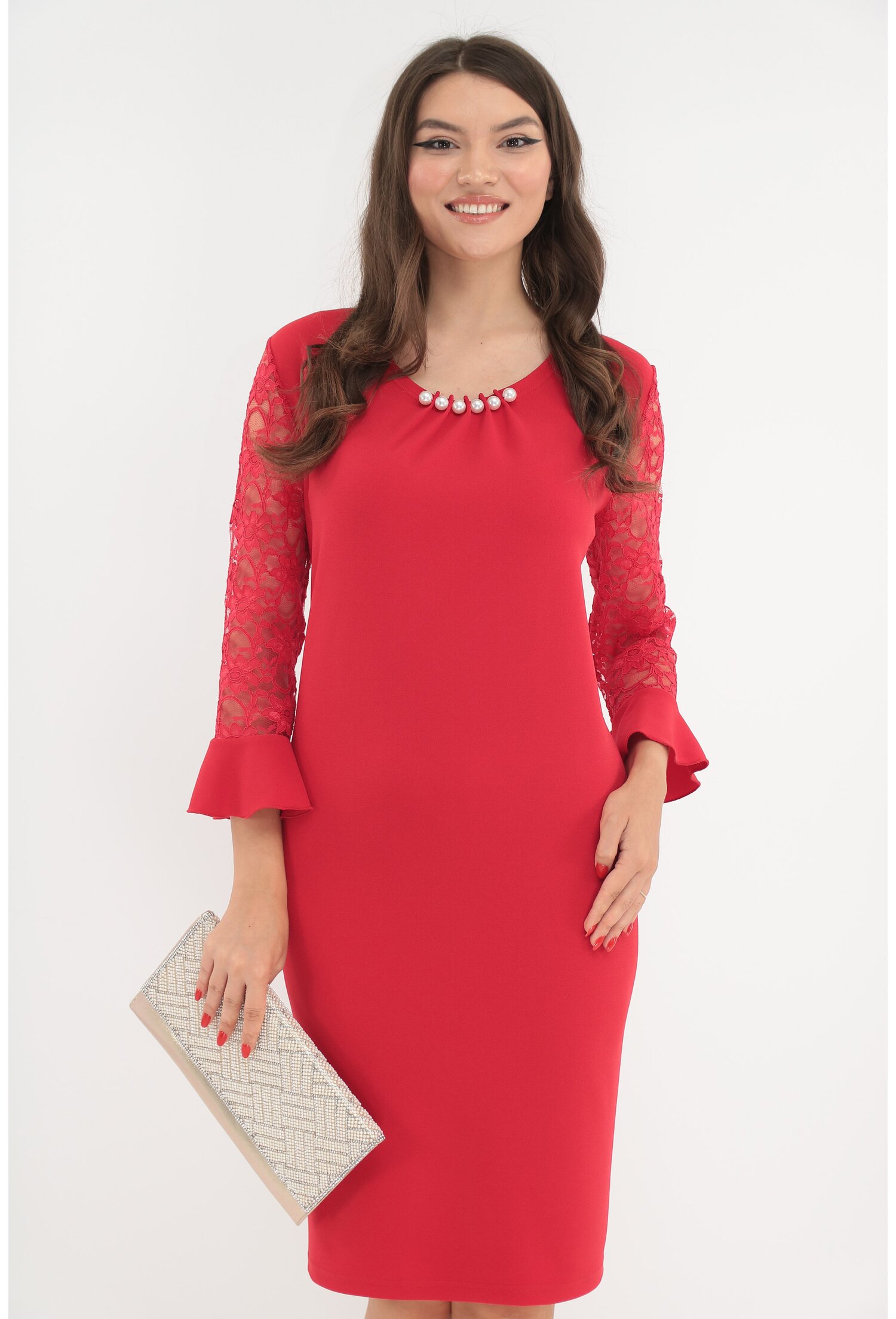 Rochie eleganta rosie cu perle la decolteu