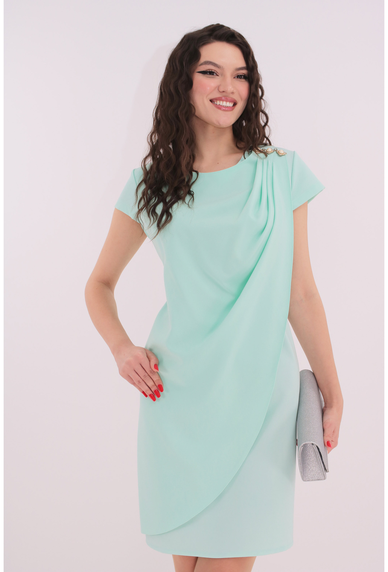 Rochie eleganta verde menta cu pliuri si aspect suprapus