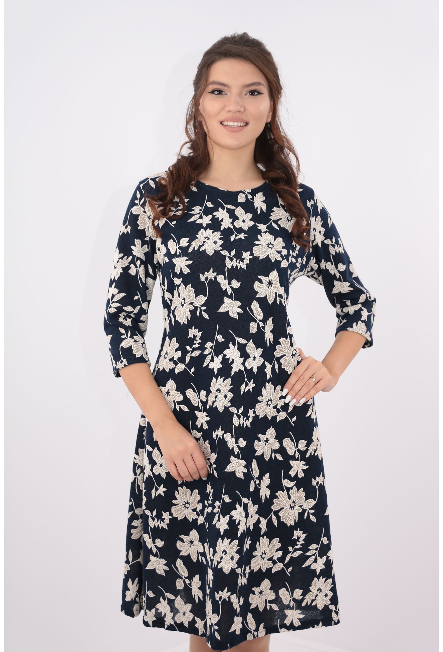 Rochie lejera bleumarin cu desen floral ivory