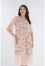 Rochie lejera roz-pudra cu print floral discret si volanas la tiv
